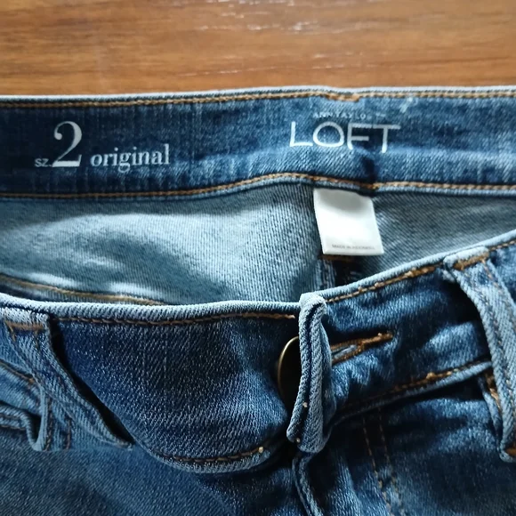 LOFT Light Blue Women's Size 2 Bermudas - Picture 2 of 5